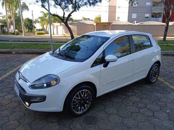 FIAT PUNTO 1.6 ESSENCE 16V FLEX 4P MANUAL